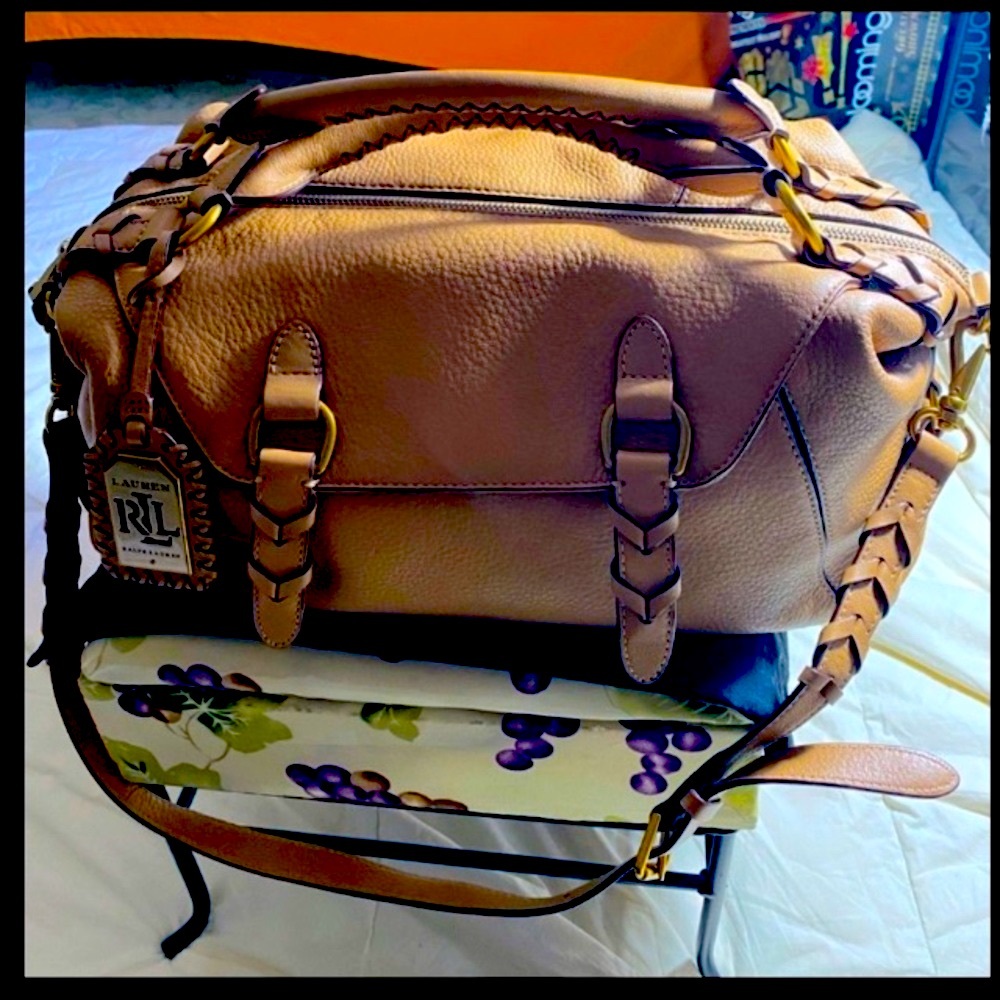 ♥️ SALE ✅ . Lauren Ralph Lauren’s Handbag/ Shoulder Bag , Brand new condition ❤️